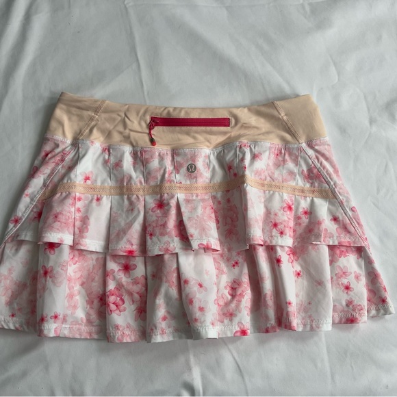 Lululemon Floral Tennis Skirt Pink White Size 6 Built In Shorts Pocket - Picture 2 of 4